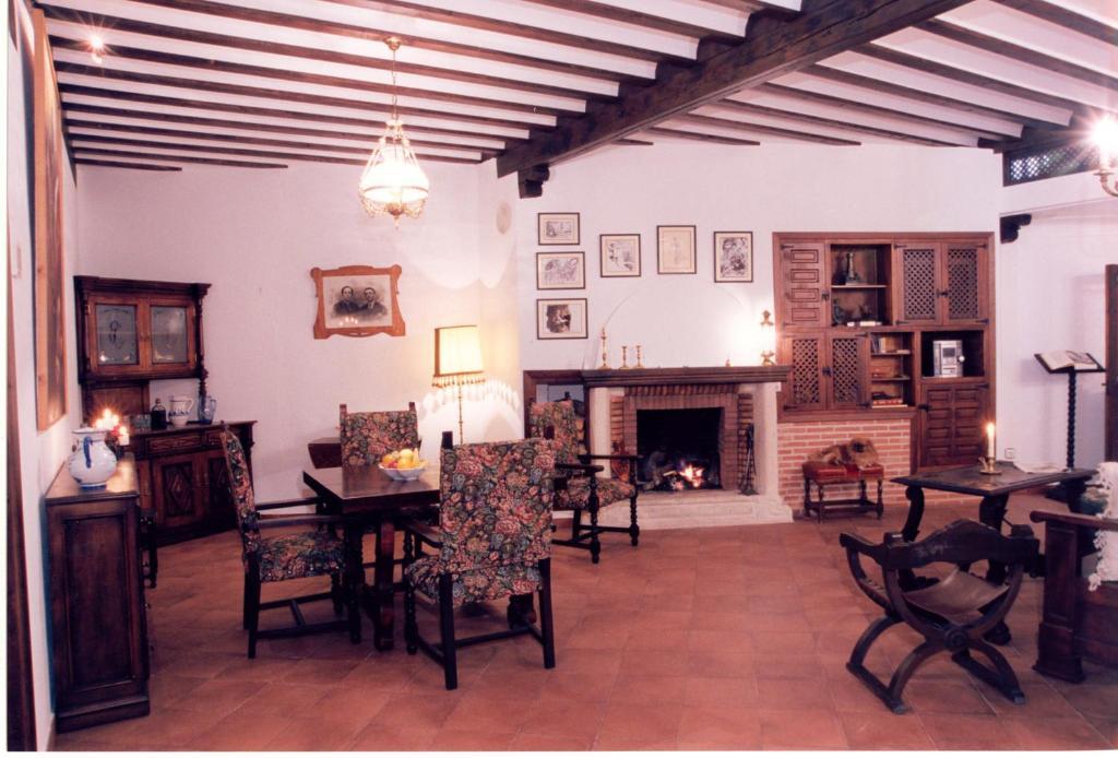 Hospederia Casa De La Torre Guest House เอลโตโบโซ ภายนอก รูปภาพ